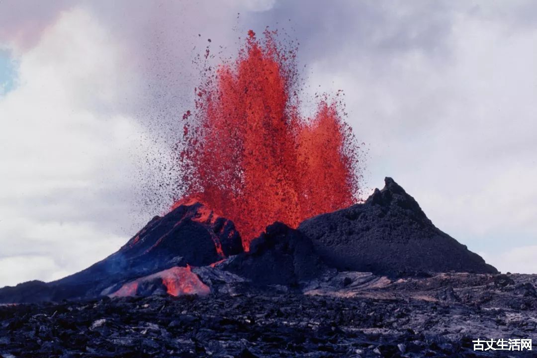 冒納羅亞火山(冒納凱亞火山)