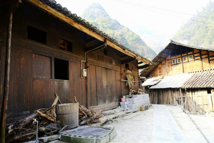 白岩村(雲南陸良縣三岔河鎮下轄村)