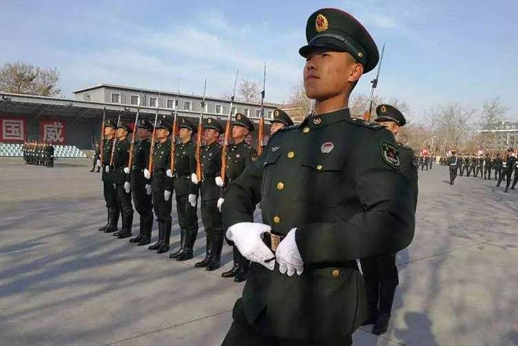 李振(空軍分隊長)