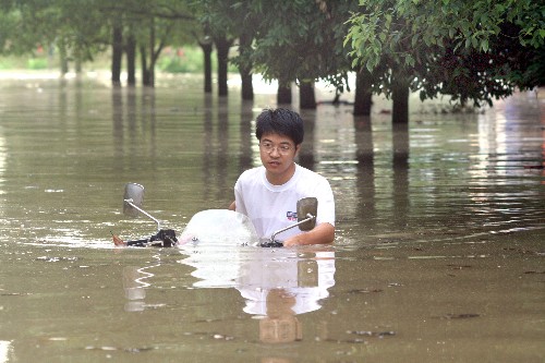 暴雨