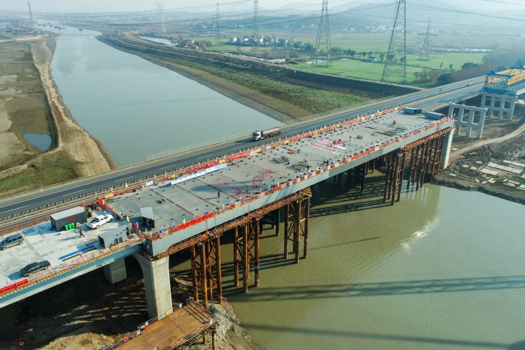 青山河特大橋