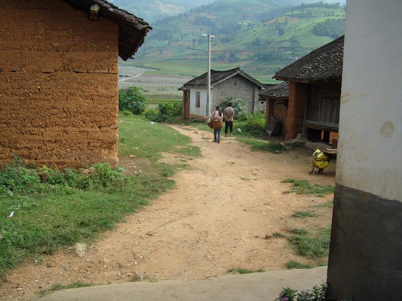 入村道路與民居