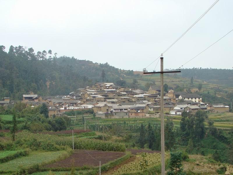 龍平村(雲南省石屏縣龍武鎮龍武村委會龍平村)