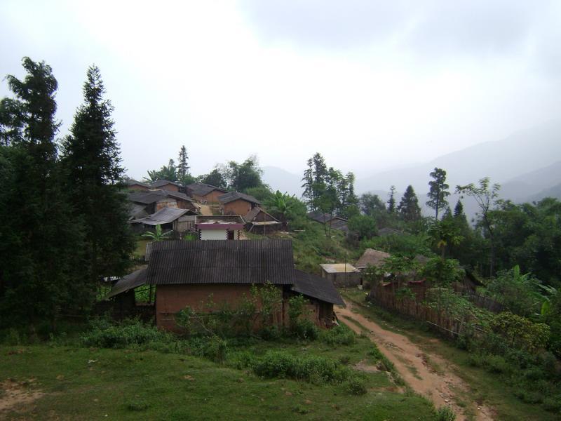 東風寨村