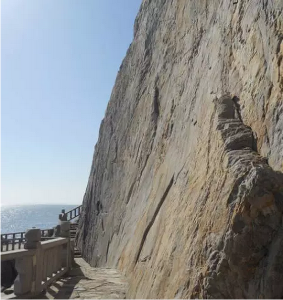 鵝尾山神石園