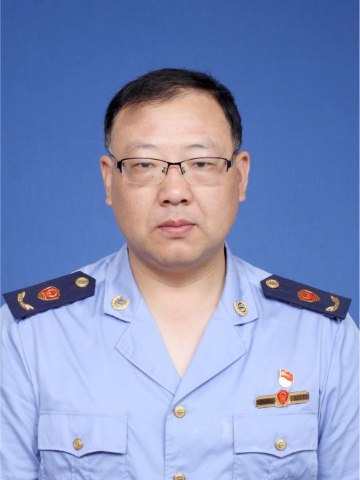 邢濤(浙江省湖州市長興縣經濟和信息化局（長興縣中小企業局）黨委委員、副局長)