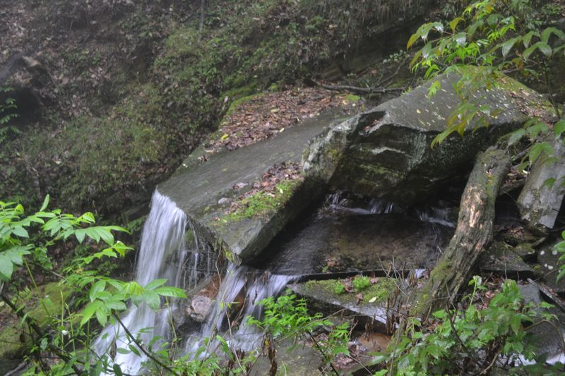 施秉佛頂山