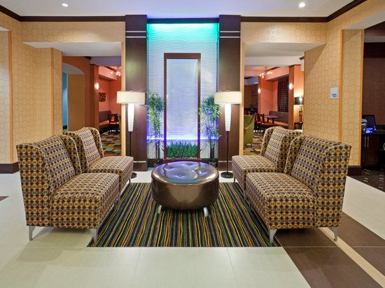 Holiday Inn Express Hotel & Suites Dallas West