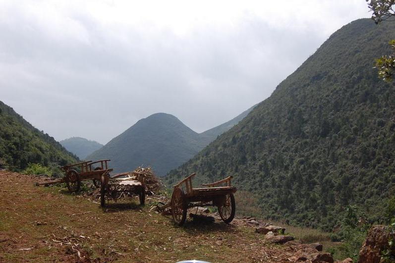 上拱馬龍寨村