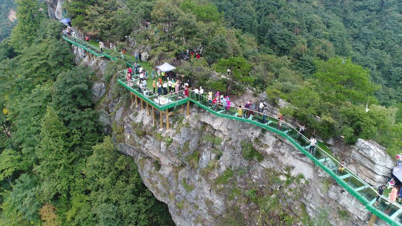 玻璃棧道(安化縣雲台山神仙岩風景區)