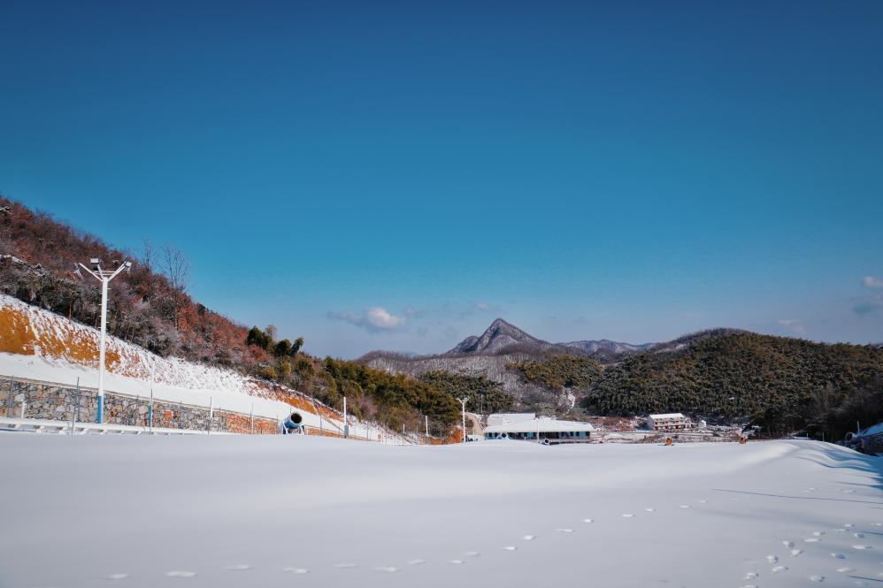 蓮花山滑雪場(安徽省金寨縣蓮花山滑雪場)