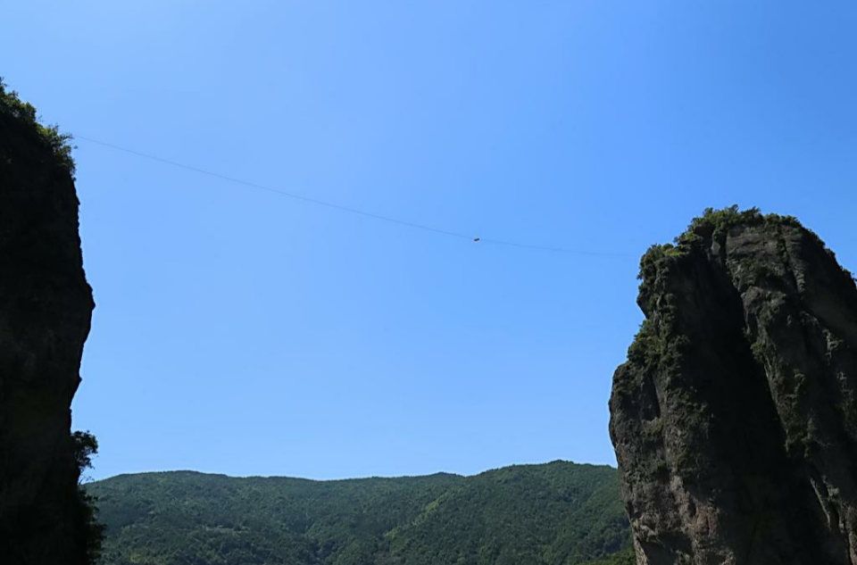 靈岩飛渡