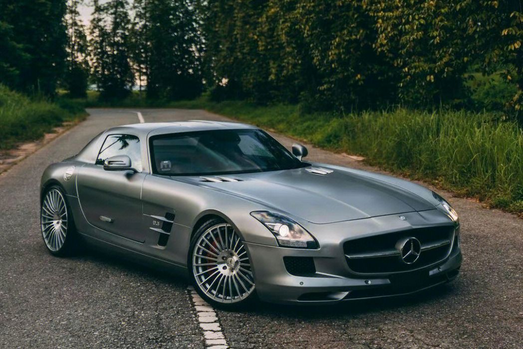 梅賽德斯-賓士SLS AMG