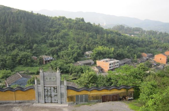 感應寺村