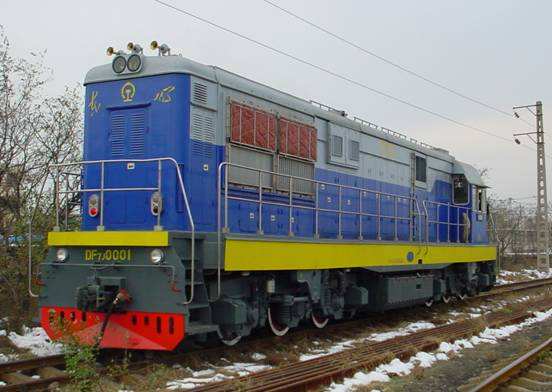 東風7J型內燃機車後端