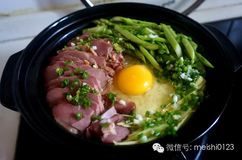 烤鴨煲仔飯砂鍋燜飯