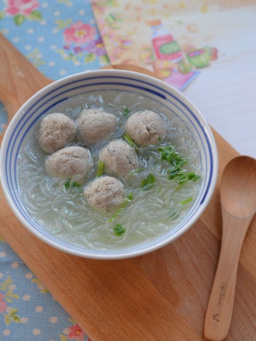 鮁魚丸子冬粉湯