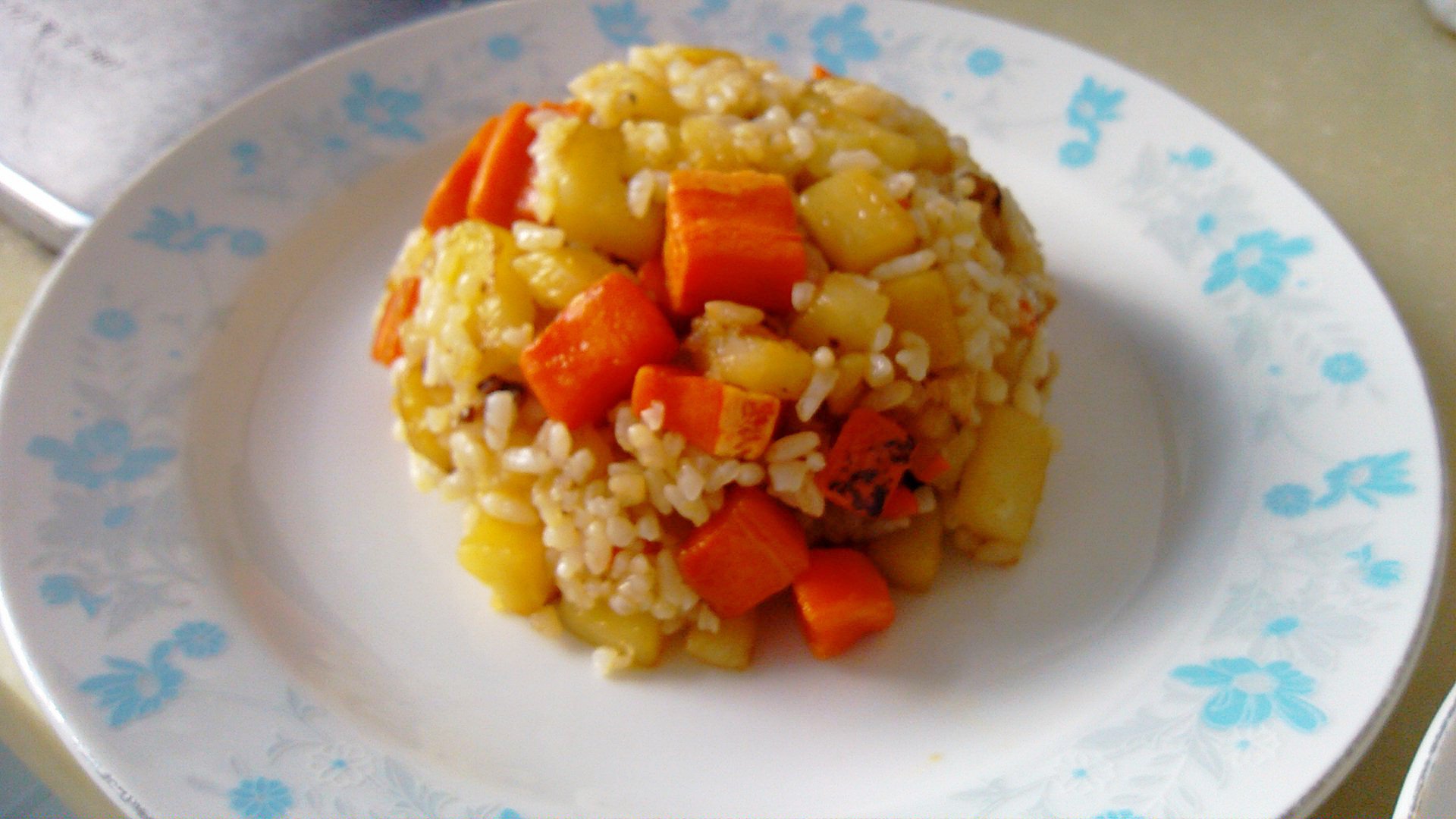 土豆胡蘿蔔炒飯