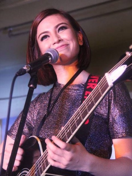 Glaiza de Castro