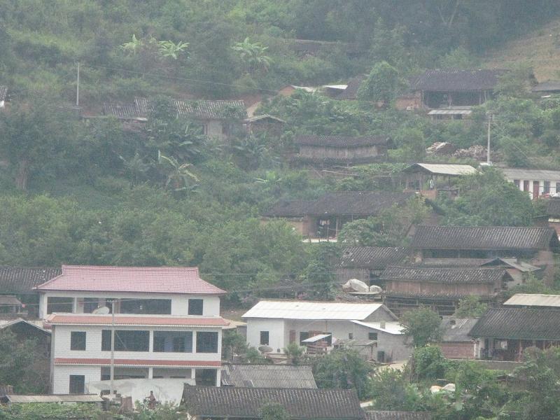 南邦河村