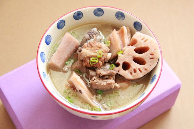 金針菇蓮藕排骨湯