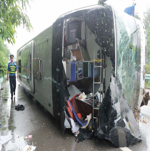 4·16秘魯長途客車翻車事故