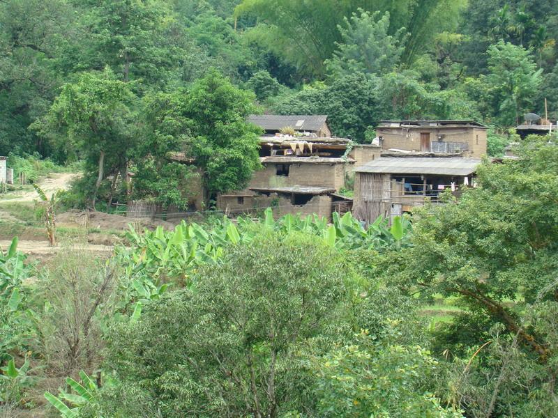 它里衝上寨村