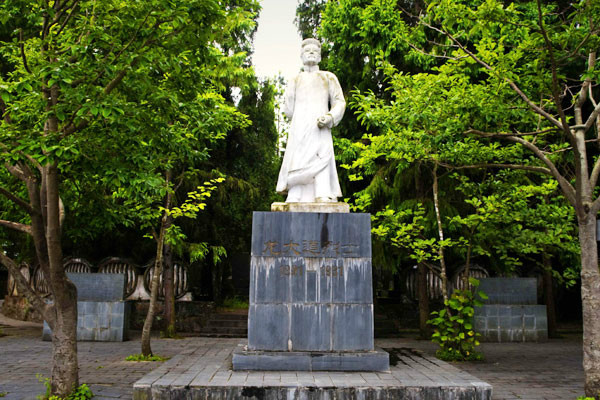 龍大道烈士陵園