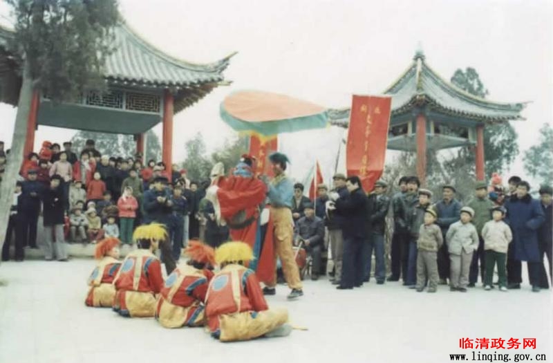 圖1 臨清五鬼鬧判舞表演