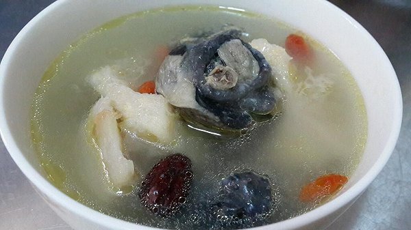 榴槤殼烏雞湯