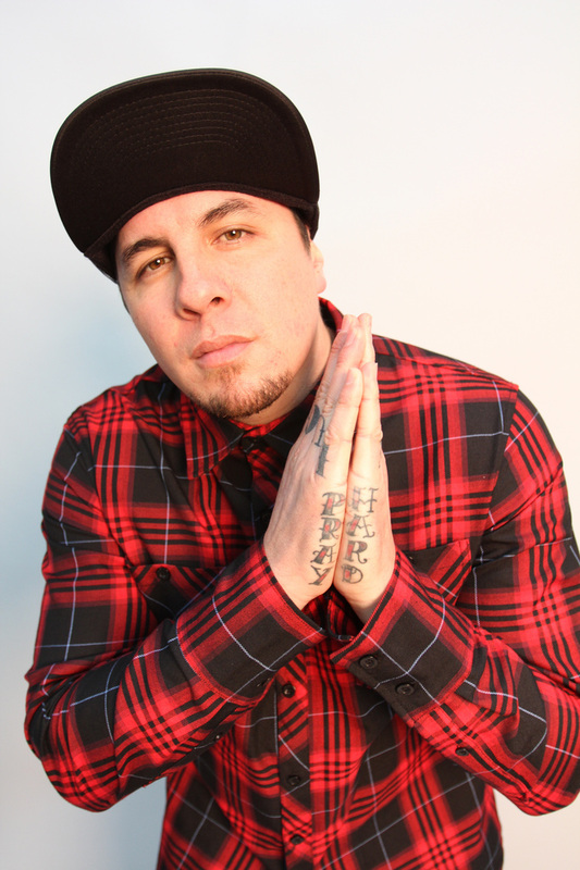 主唱Sonny Sandoval