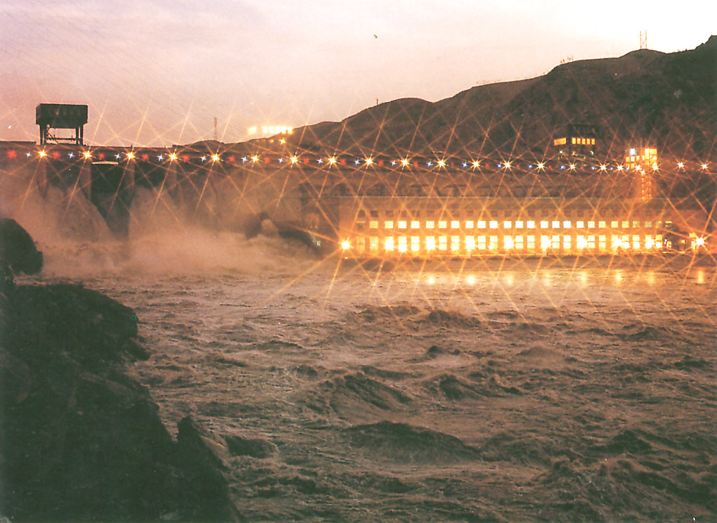 鹽鍋峽水電廠夜景