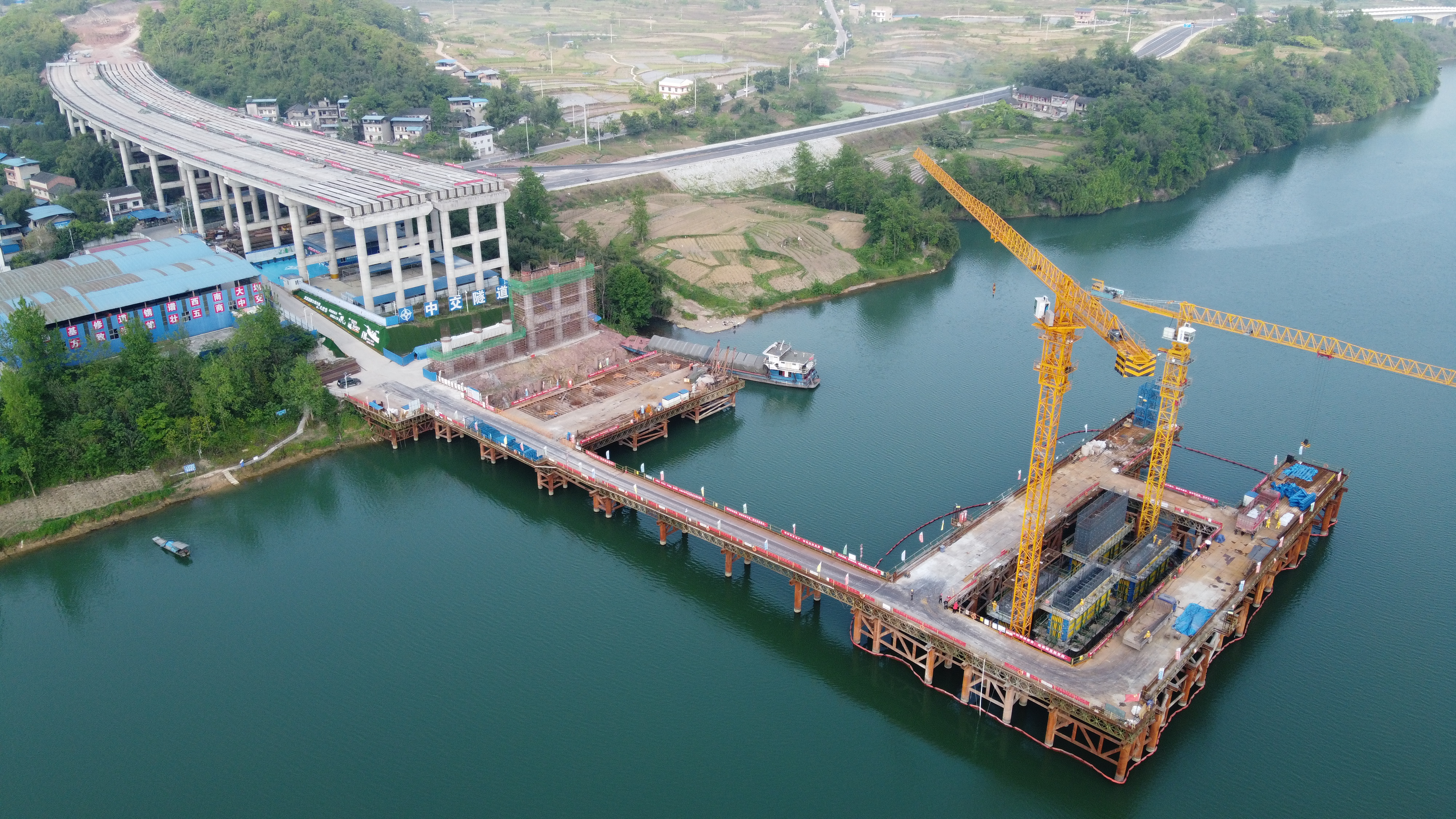 龍溪嘉陵江特大橋