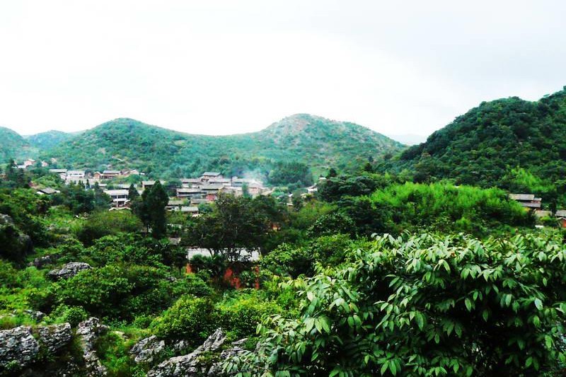 小山黑村(雲南瀘西縣白水鎮下轄村)