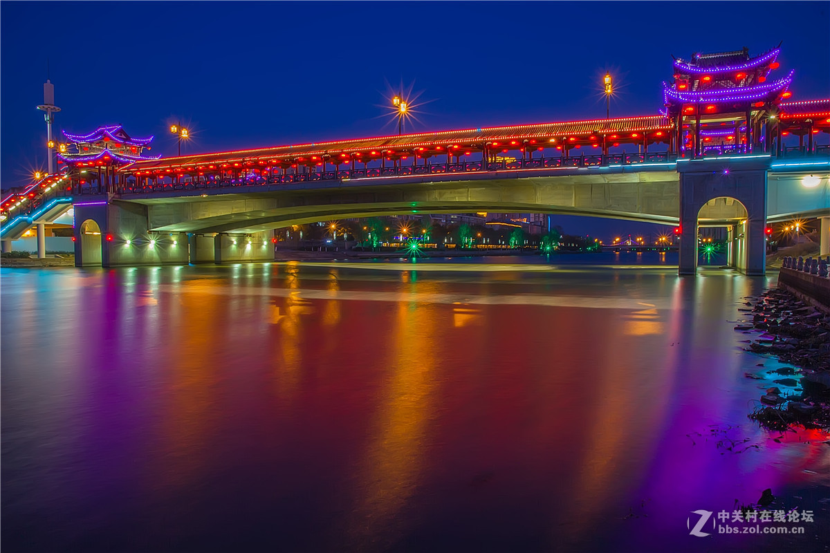 浮橋(南京市六合區景觀廊橋)