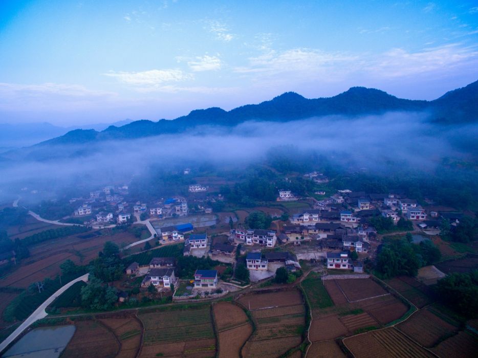 八角山村