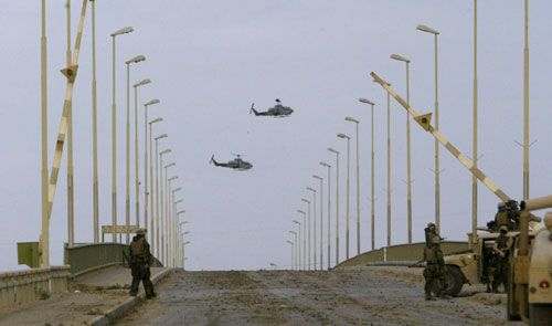 美軍占領伊拉克境內底格里斯河上的橋