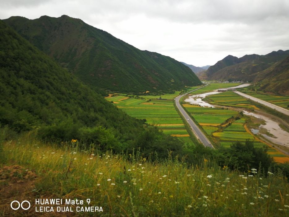 上川箐村