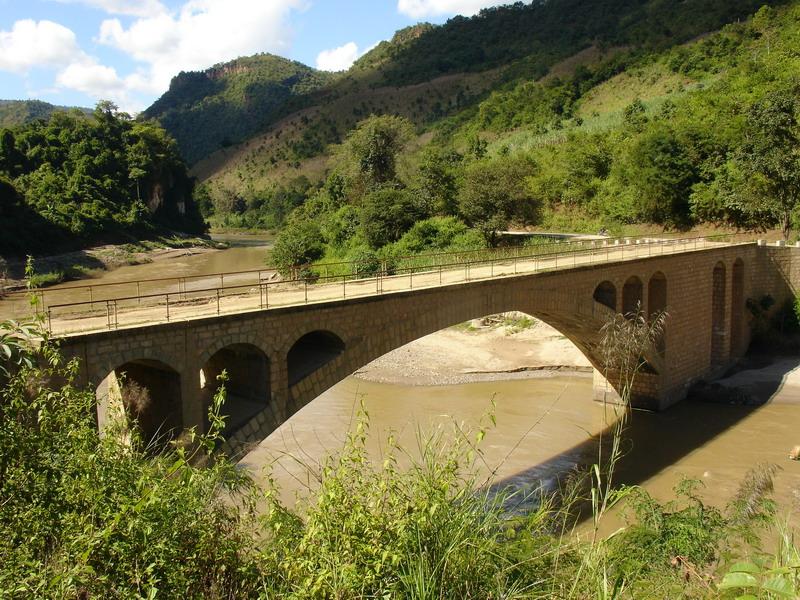 班馱大橋