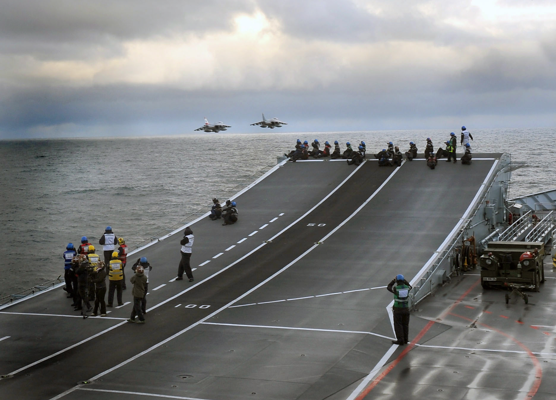 無敵號航空母艦(“無敵”號航母)