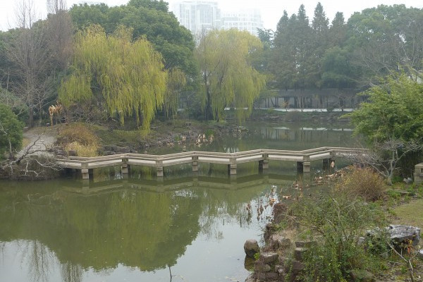 新鎮街南園九曲橋