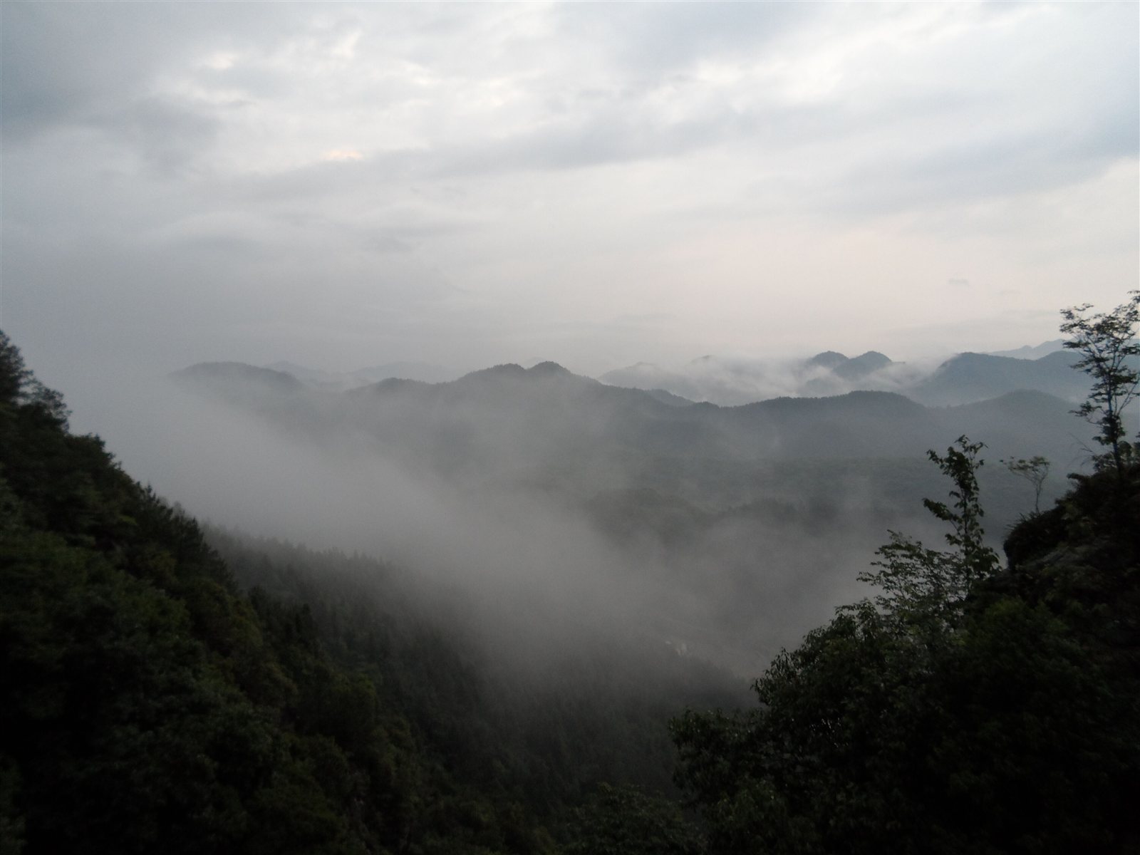 坳上自然村(雲南省昭通威信縣廟溝鄉宗家村委坳上自然村)