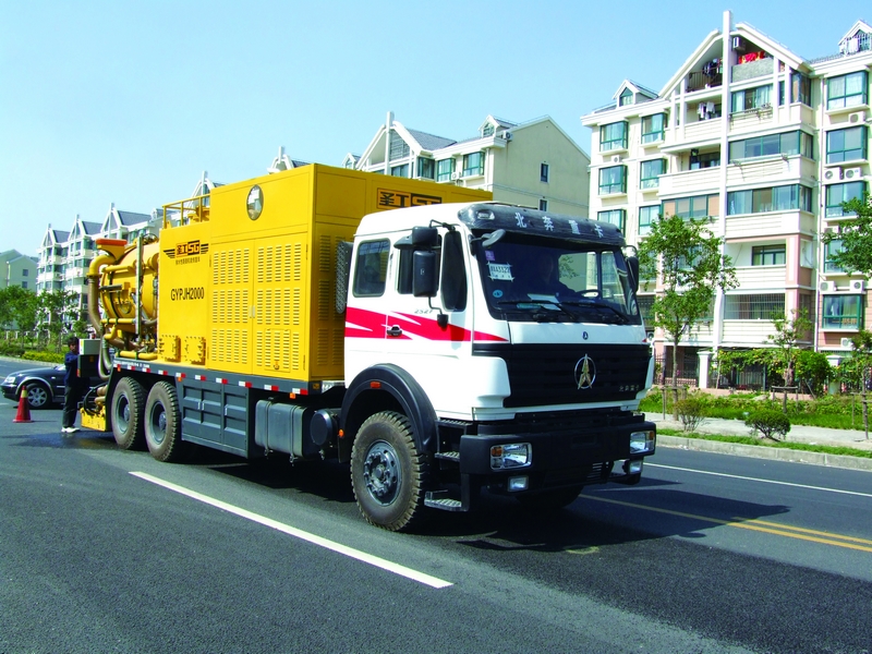 排水性路面機能恢復車