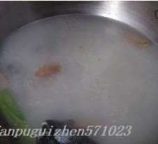 黑魚豆花煨湯