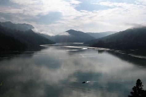 仰阿莎湖景區