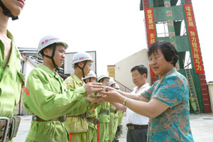 郭勝蘭(膠南市珠山街道辦事處崔家莊村農家婦女)