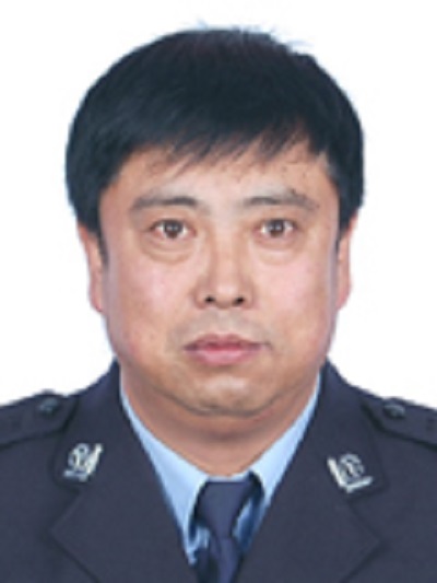 李榮久(吉林省長春市農安縣公安局交警大隊原民警)