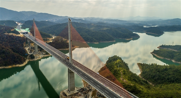 廣龍高速公路楓樹壩大橋