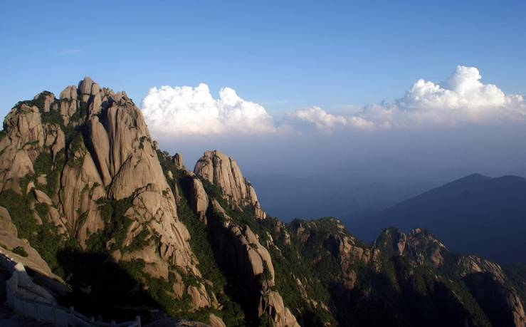 蓮花峰(湖南境內南嶽衡山蓮花峰)