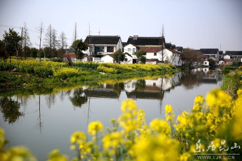 三家村(新平縣平甸鄉納溪村民委員會下轄村)